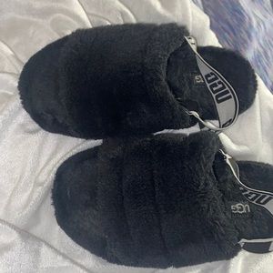 Black Ugg fluff yeah slides size 7
